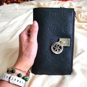 GUESS Ninnette Double Zip Wristlet